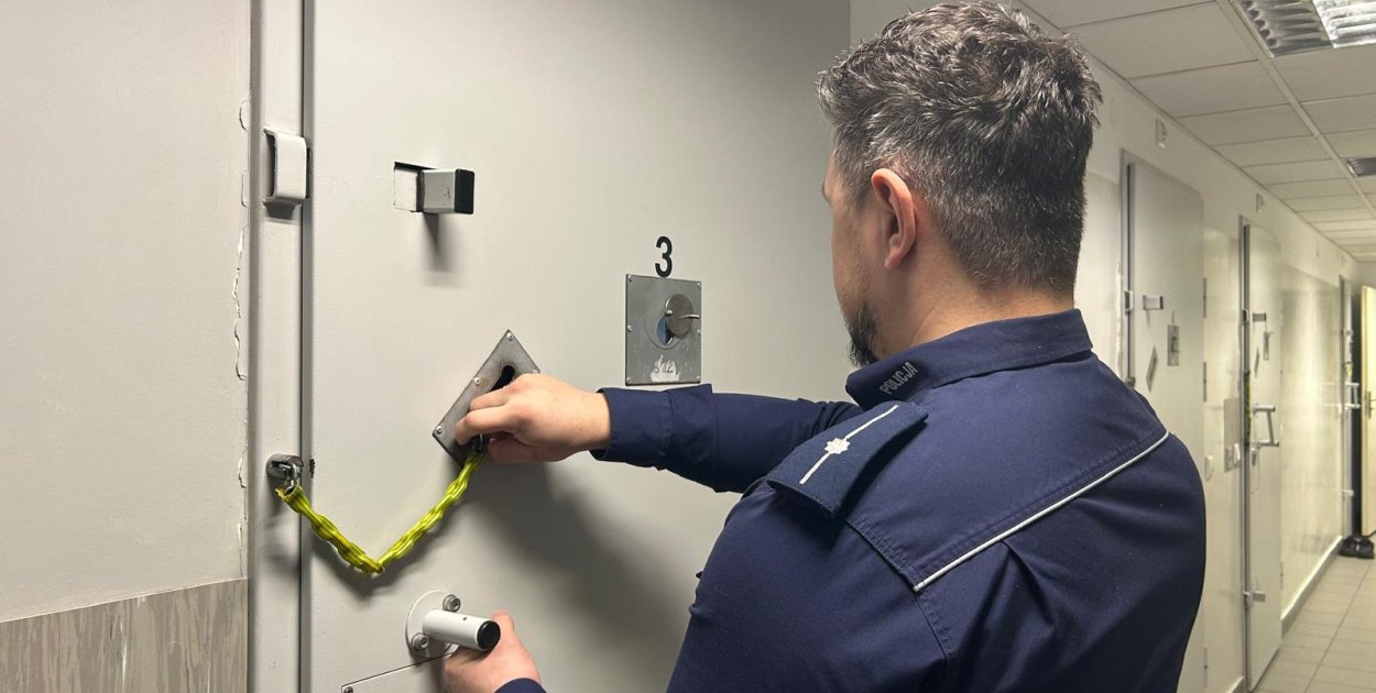 Zatrzymany mężczyzna poszukiwany czterema listami gończymi