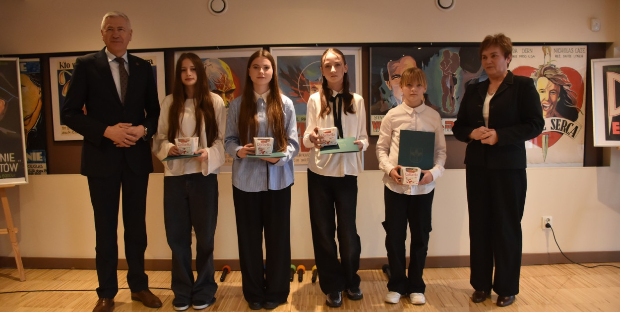 Sportowcy i trenerzy nagrodzeni w Nowej Dębie [ZDJĘCIA]