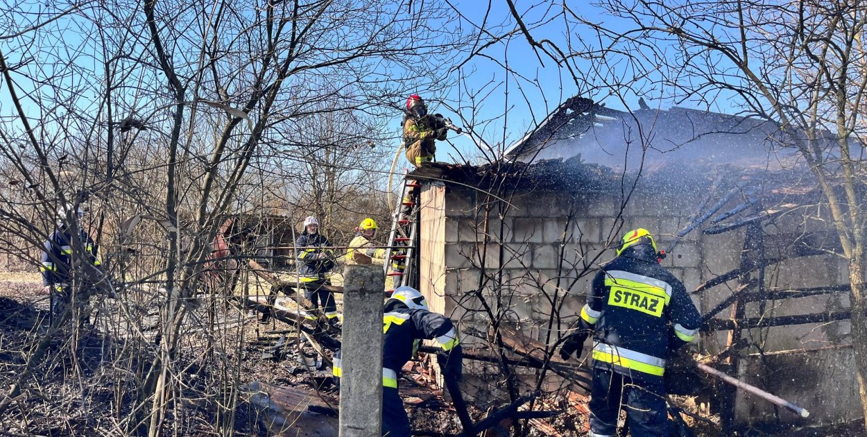 Pożar na tarnobrzeskim osiedlu Sielec [ZDJĘCIA]
