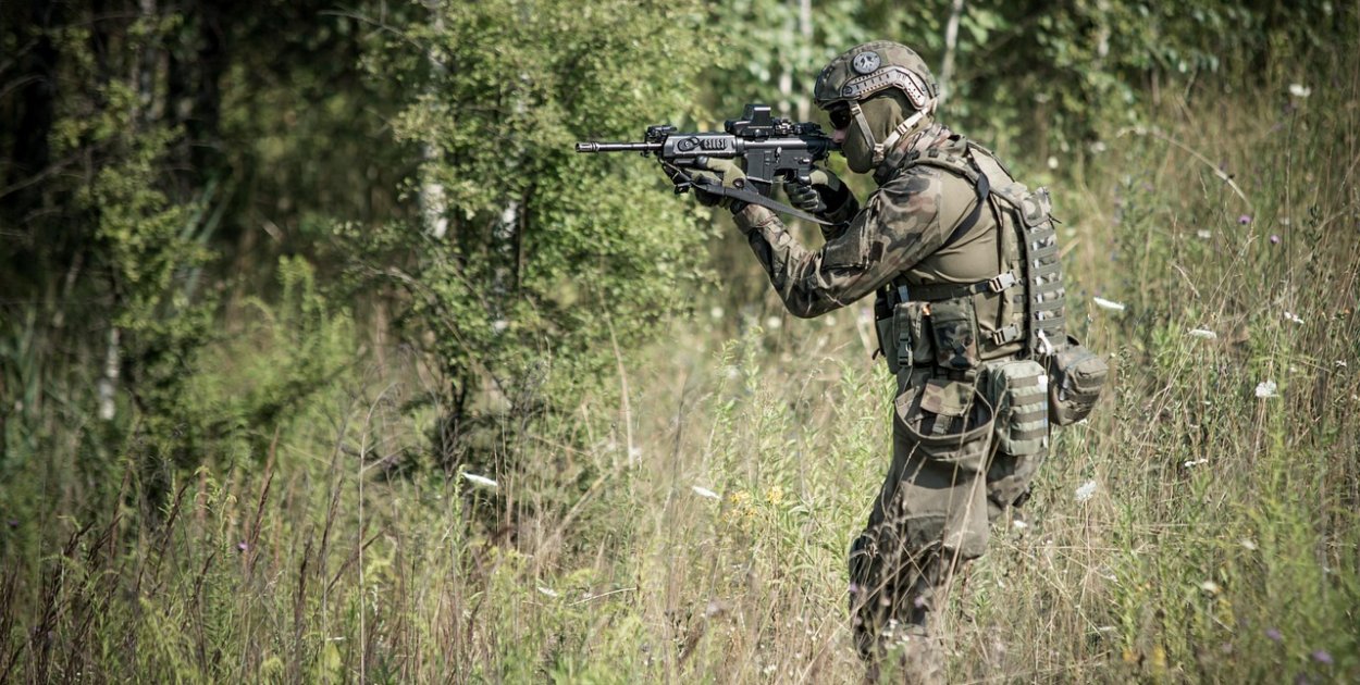 „Wiosna z mundurem” nad Wisłą w Tarnobrzegu. Sport, szkolenie i wojskowe emocje