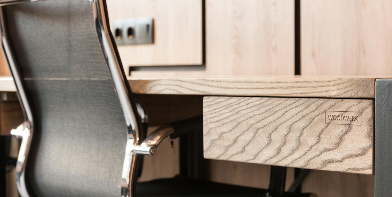 Fornir drewniany - ponadczasowy materiał, który wraca do łask projektantów