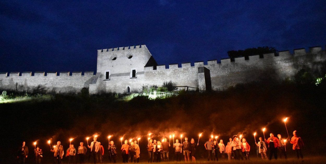 Znów będzie można zwiedzać nocą średniowieczną perłę