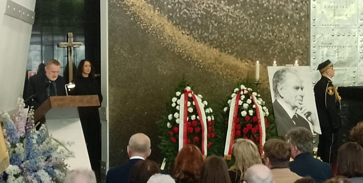 Pożegnanie Wiesława Myśliwskiego na Powązkach w Warszawie