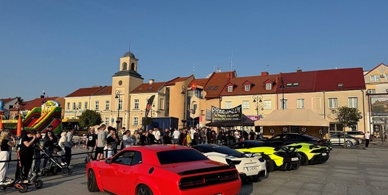 Lamborghini i Ferrari na Rynku! Charytatywny piknik w Sandomierzu